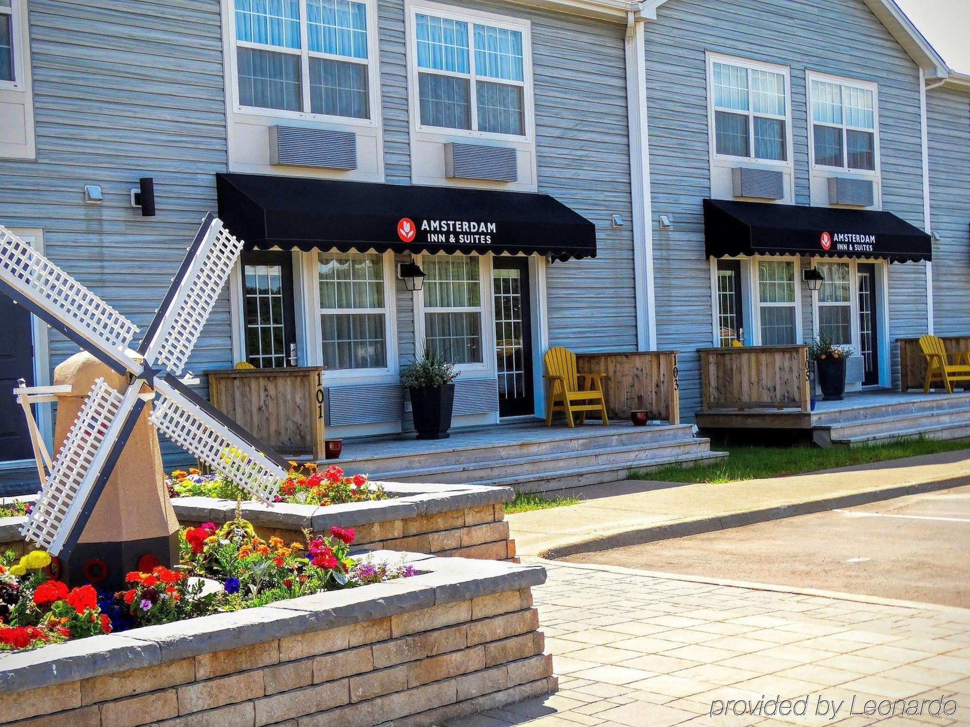 Amsterdam Inn & Suites Moncton Exterior foto