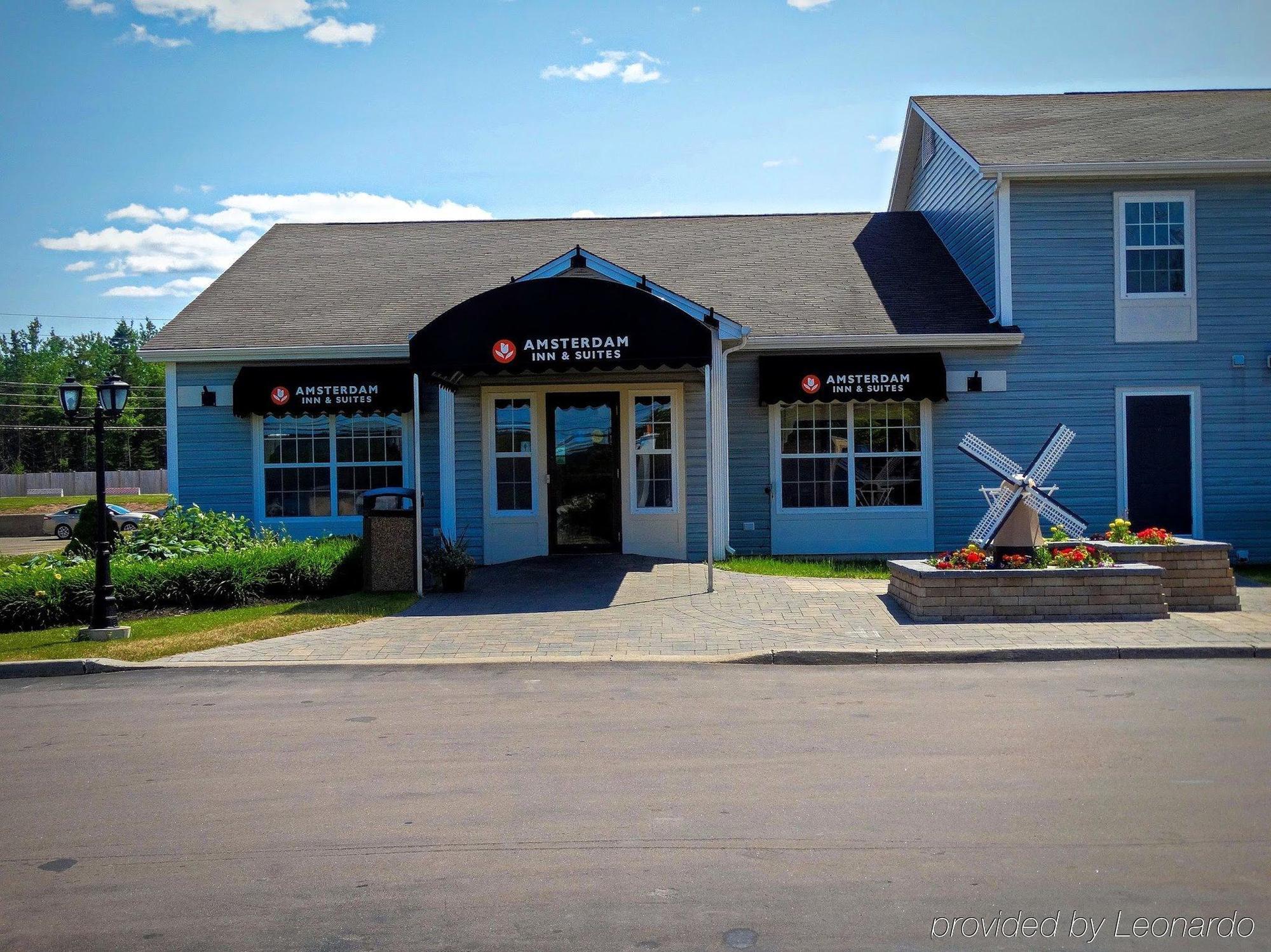 Amsterdam Inn & Suites Moncton Exterior foto